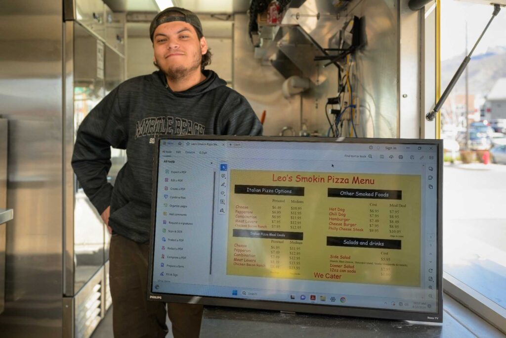 leos smokin pizza digital menu catering services kaysville utah